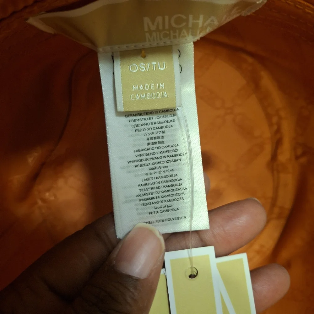 Host Pick Michael Kors Woven Bucket Hat - Picture 4 of 12
